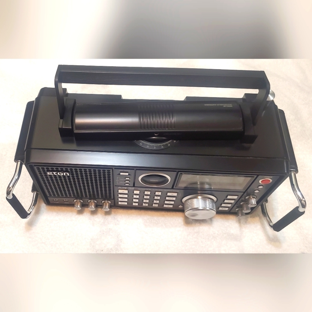 Eton Elite 750 Band Radio.